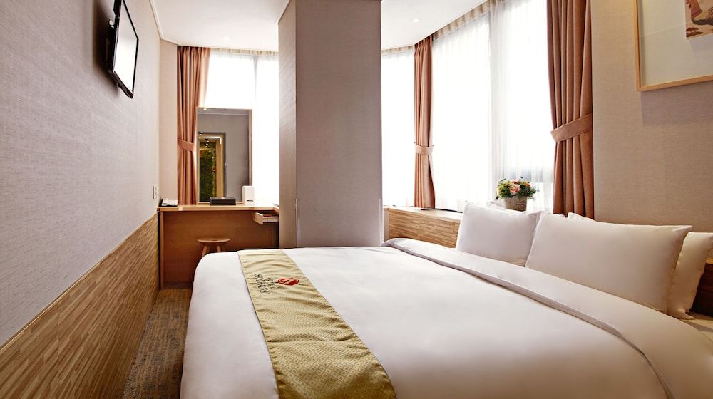 Hotel Skypark Myeongdong Ii [RTA K-Ramyun PKG] Standard Double (ROOM+ K-Ramyun One-time Ticket (one Daily Ticket each))