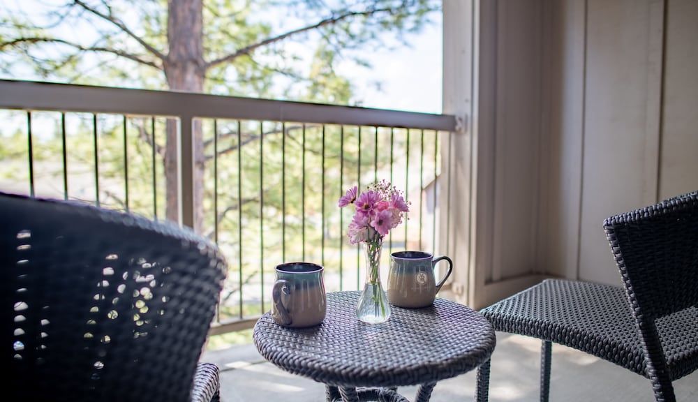 Running Y Resort Standard Room, 2 Queen Beds (Village View Queen Lodge) 4