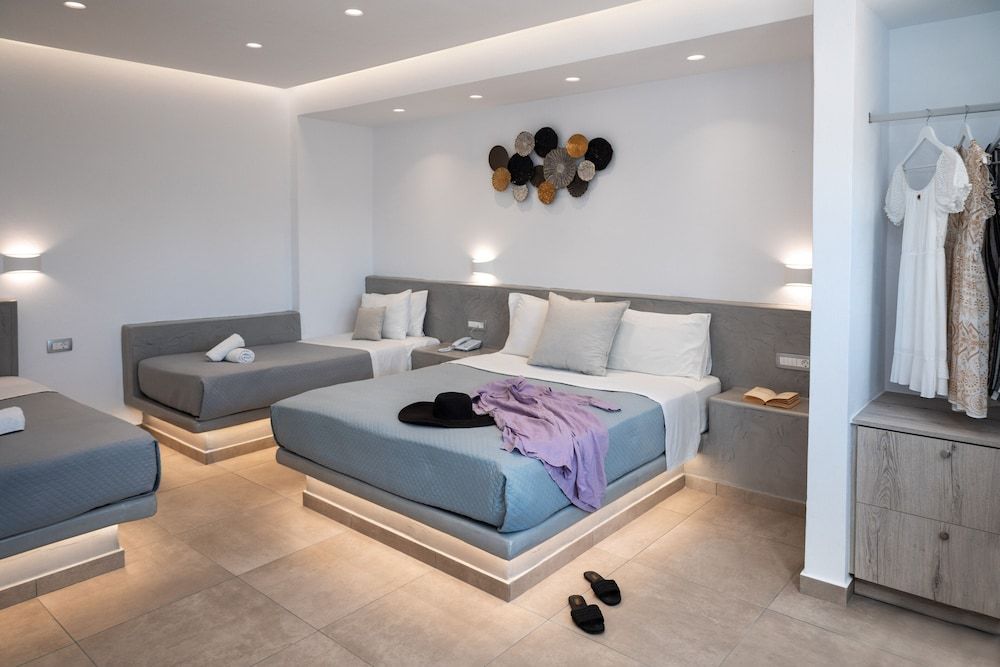 undefined Perissa Bay 4