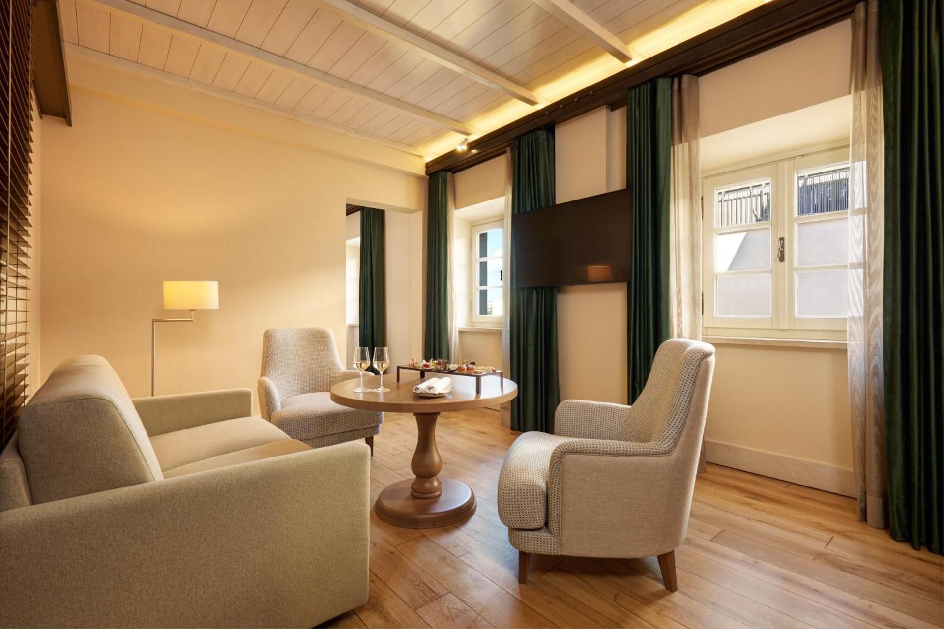 One-Bedroom Master Suite