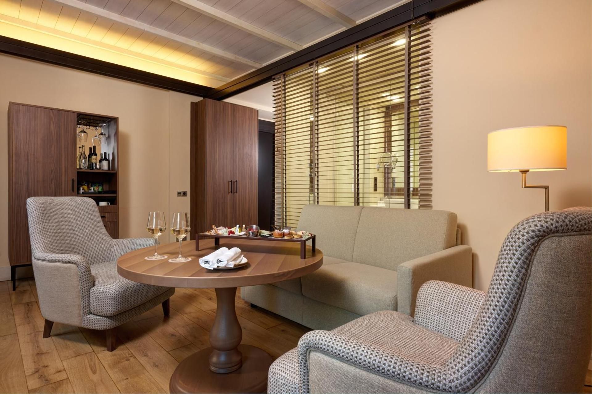 One-Bedroom Master Suite