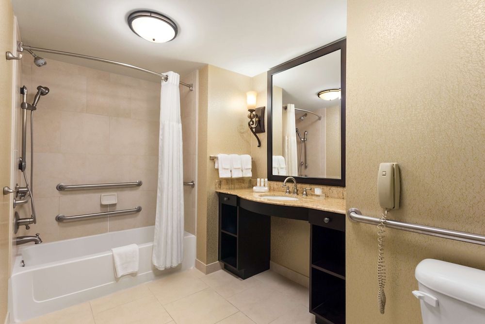 Studio, 1 King Bed, Accessible, Bathtub