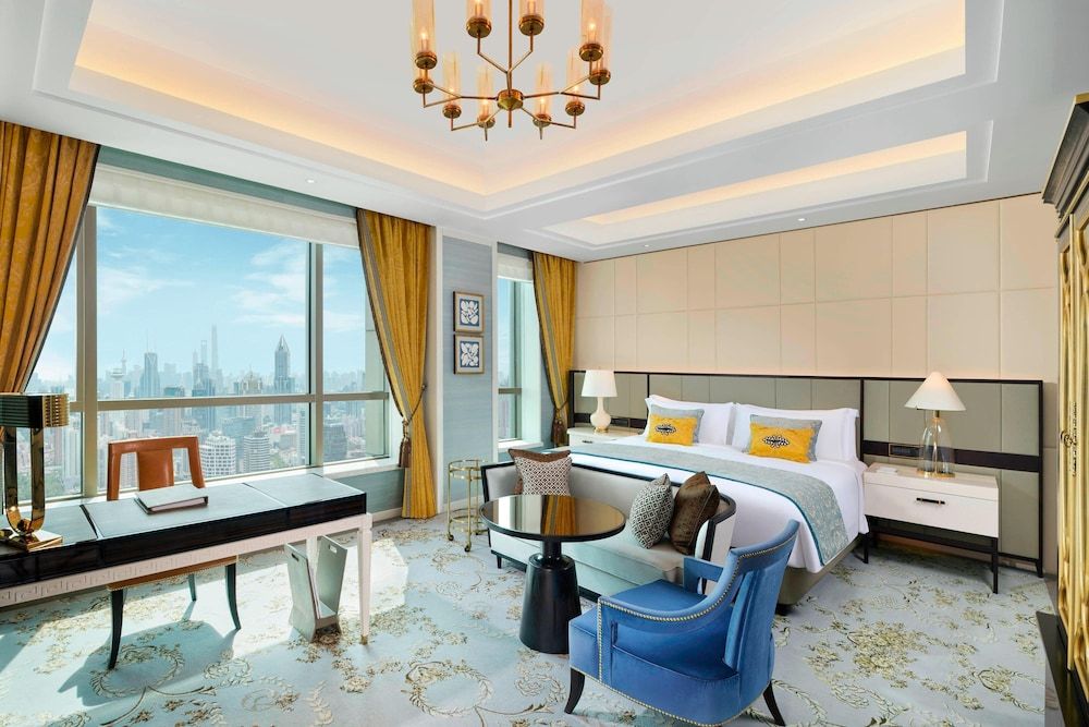 Premier Room, 1 King Bed, City View (Premier)