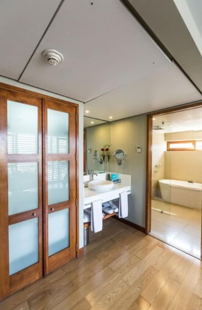 Noi Vitacura Deluxe King Room 5