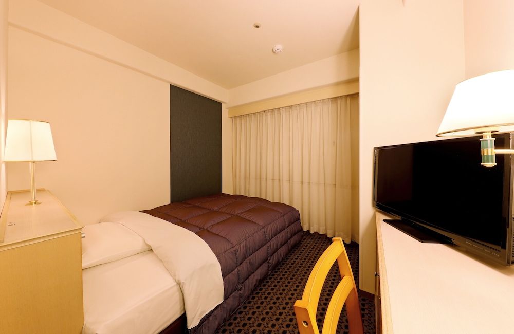 Single Room, 1 Large Twin Bed, Smoking