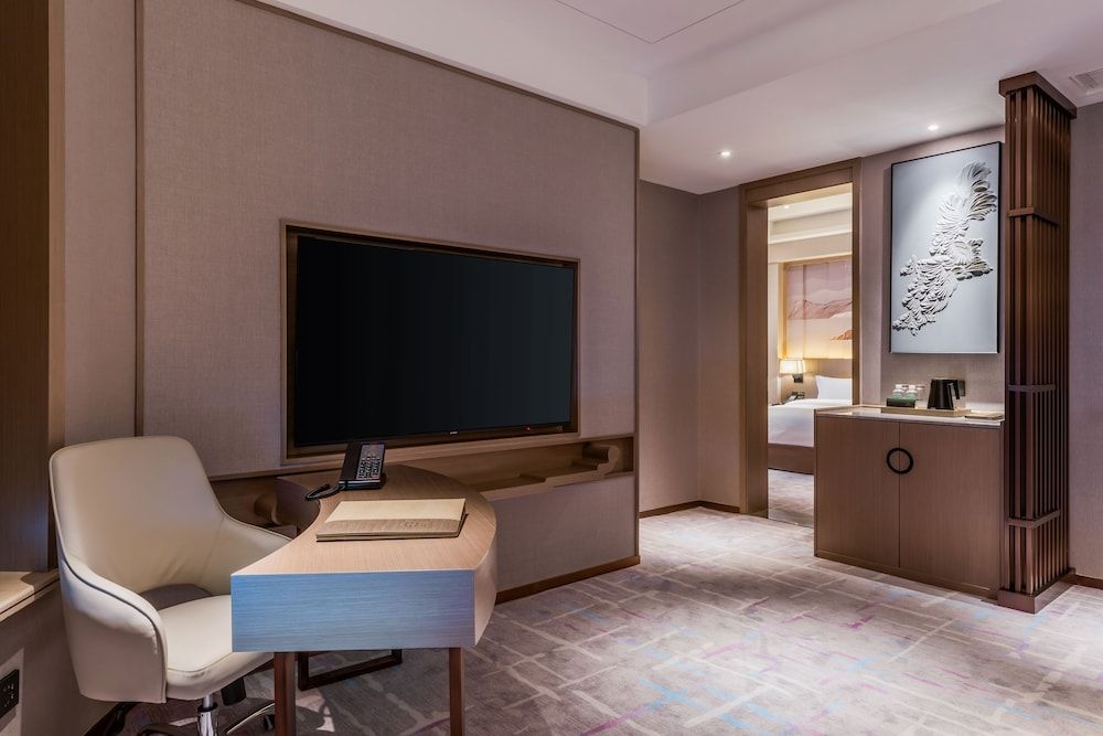 Guangdong Geological Landscape Hotel Deluxe Suite 3