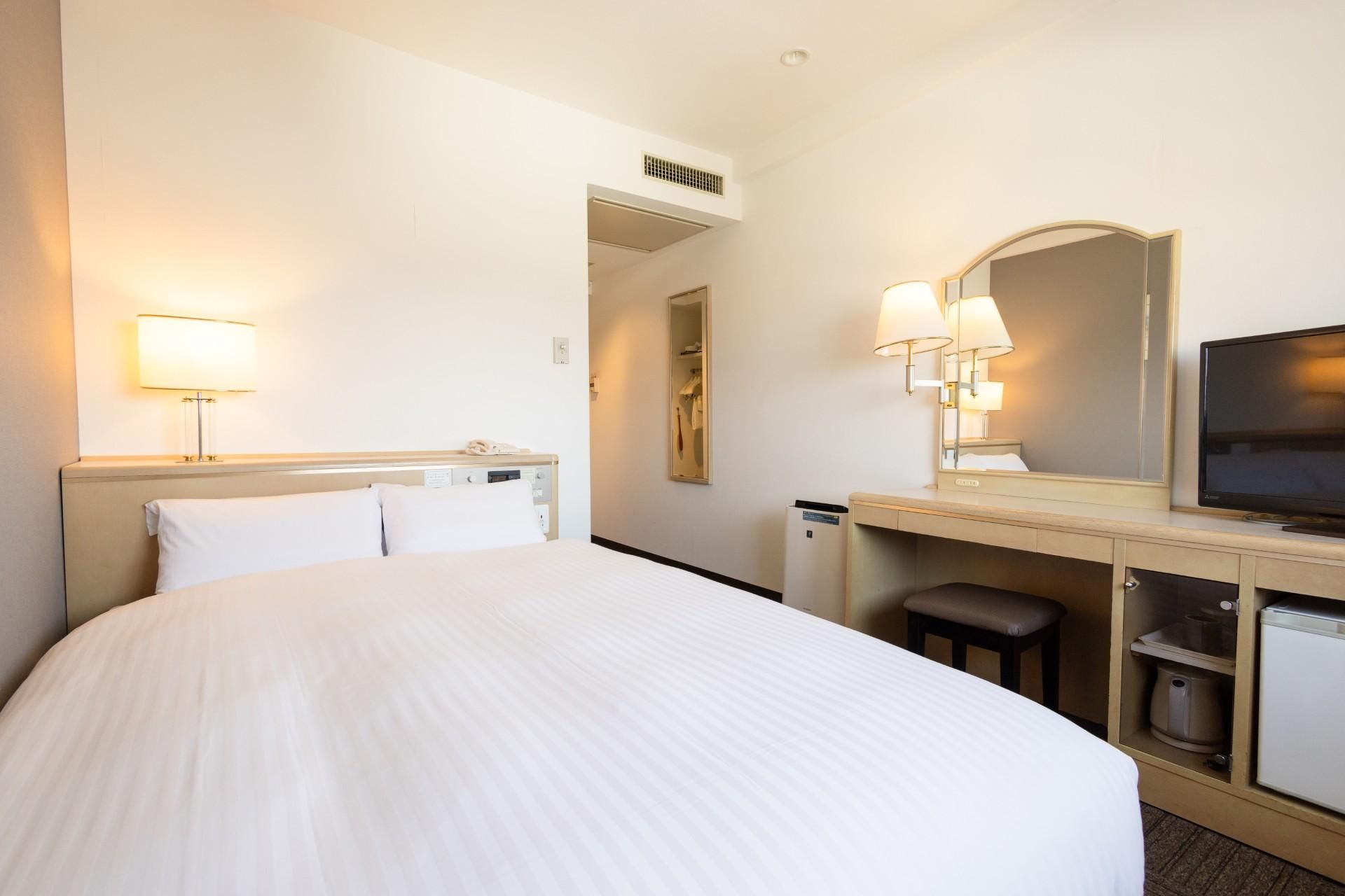 Semi Double Room - Non-Smoking