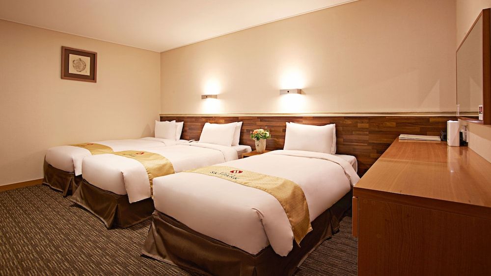 undefined Hotel Skypark Myeongdong I 8