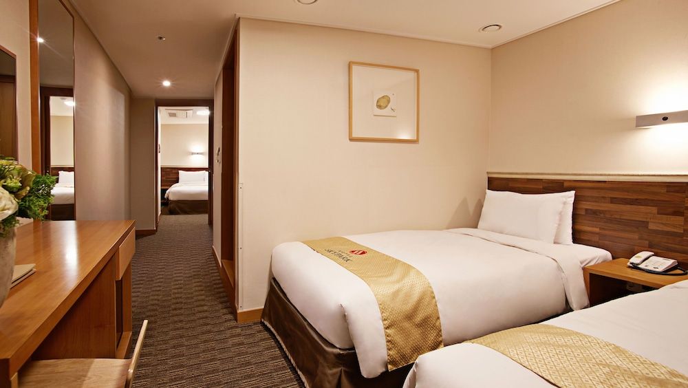 undefined Hotel Skypark Myeongdong I 4