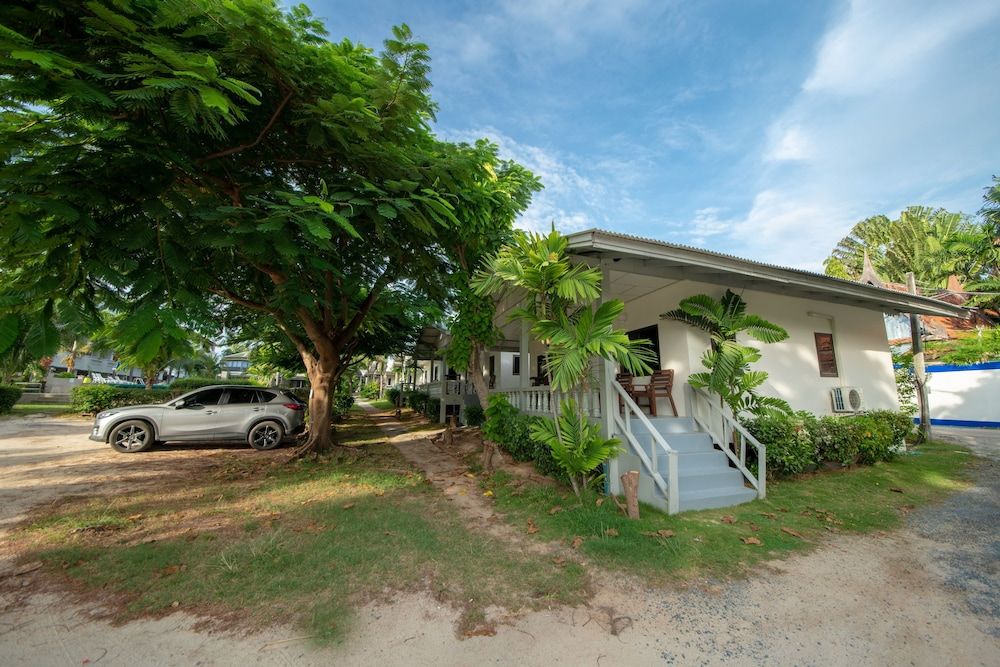 undefined Bay Beach Resort 3