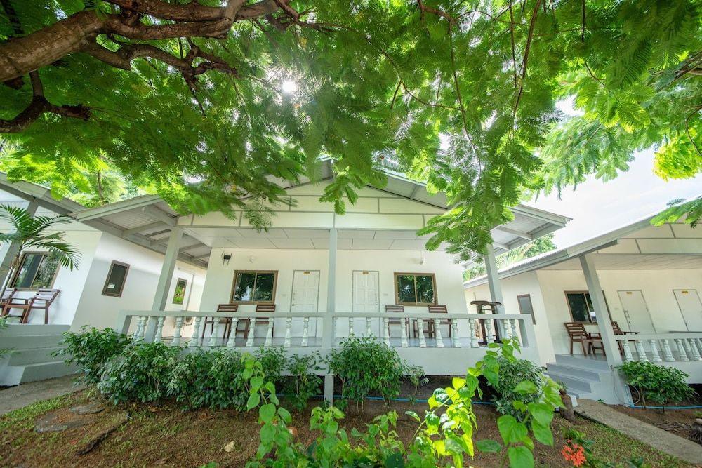 undefined Bay Beach Resort 5