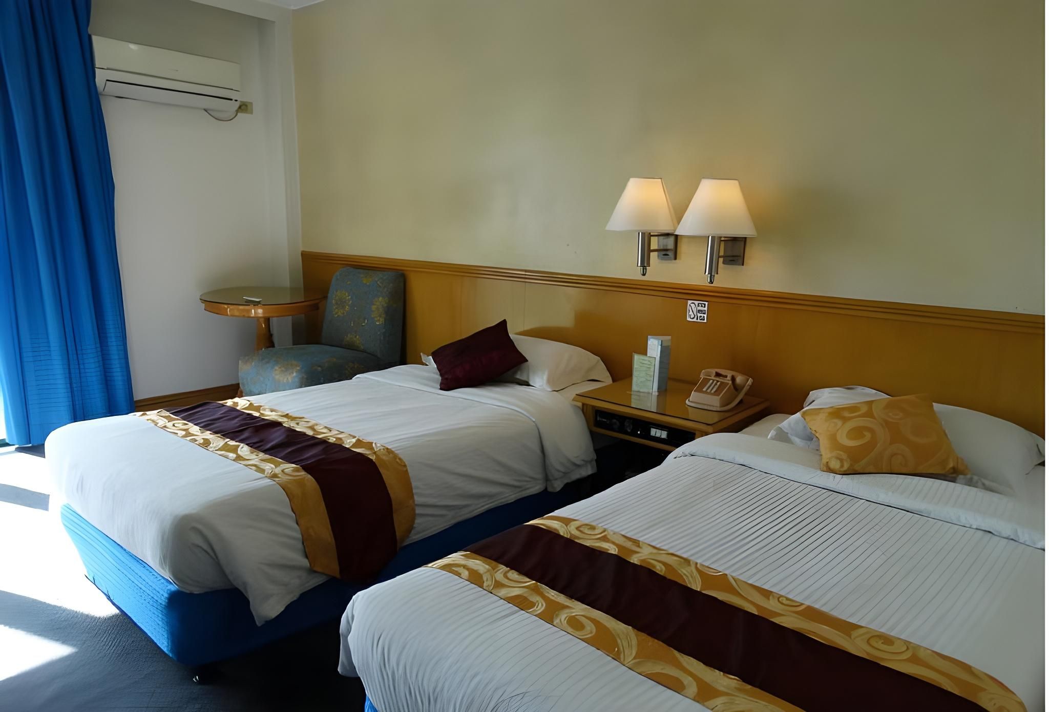 undefined Aloha Hotel 5