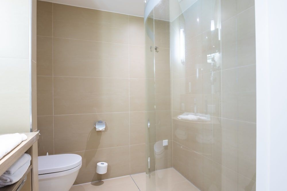 Hotel IV Jahreszeiten Lübeck Double Room, 1 King Bed 5