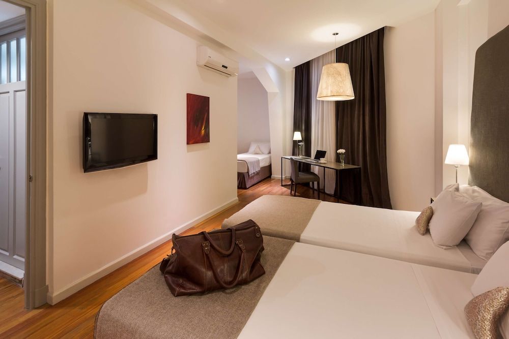 Suite, 3 Twin Beds