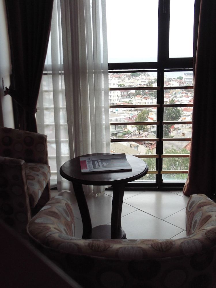 undefined West Ada Inn Hotel 7