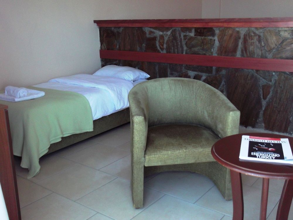 undefined West Ada Inn Hotel 4