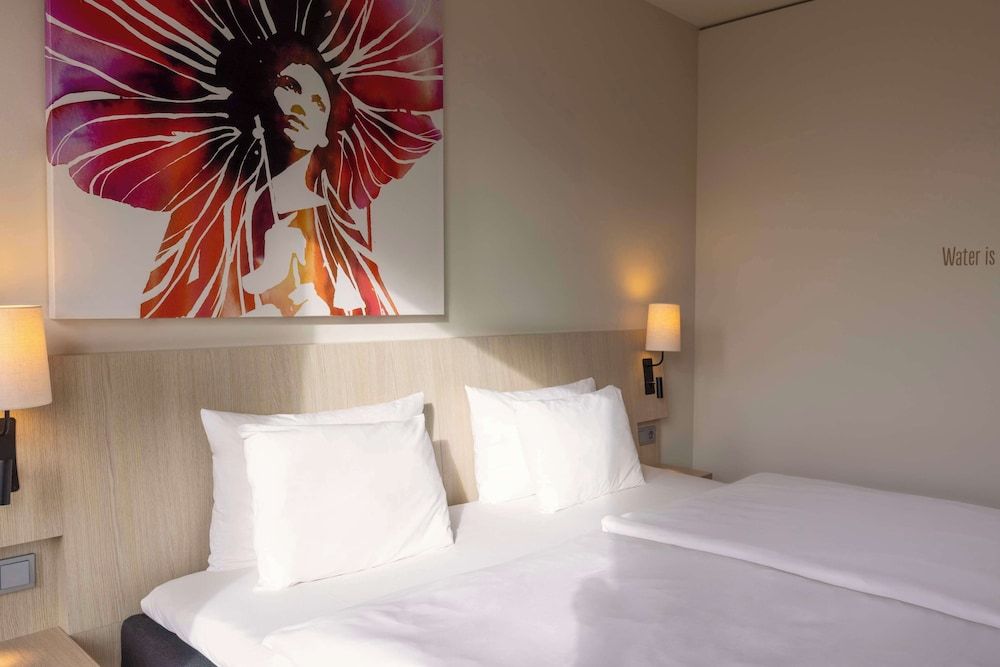 Scandic Hamburg Emporio Standard Room (King) 3