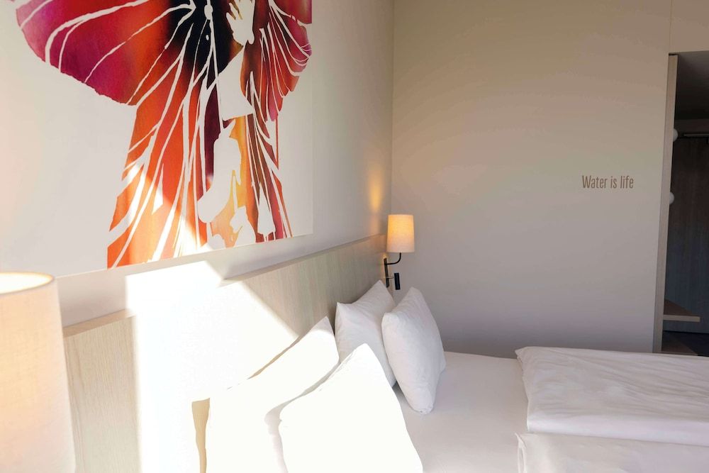 Scandic Hamburg Emporio Standard Room (King) 4