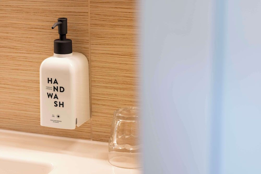 Scandic Hamburg Emporio Standard Room (King) 5