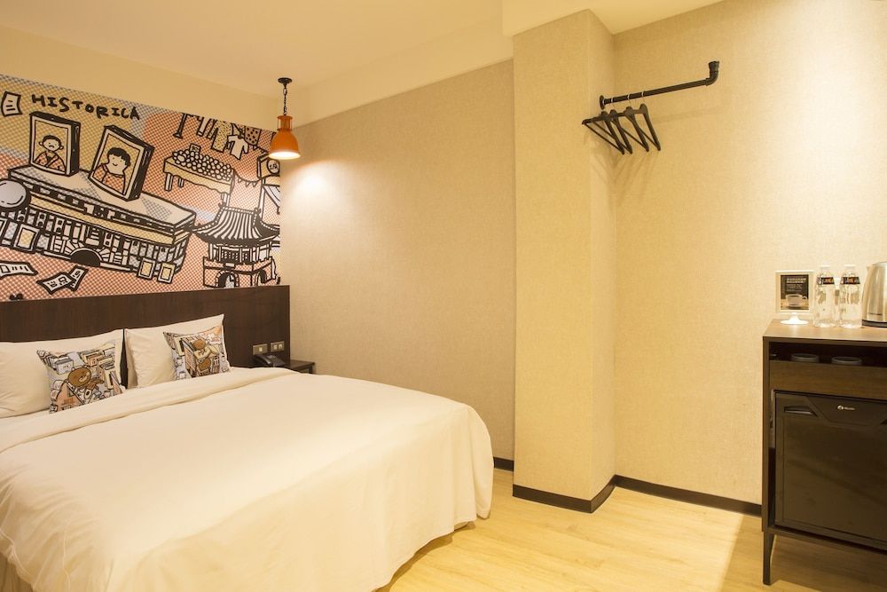 undefined Just Live Inn Taipei Station 2