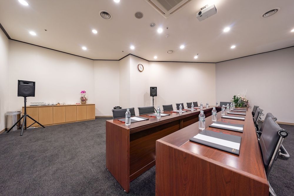 undefined Ramada By Wyndham Seoul Dongdaemun 10