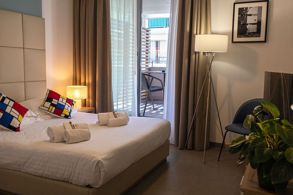 undefined Royal Antibes 5