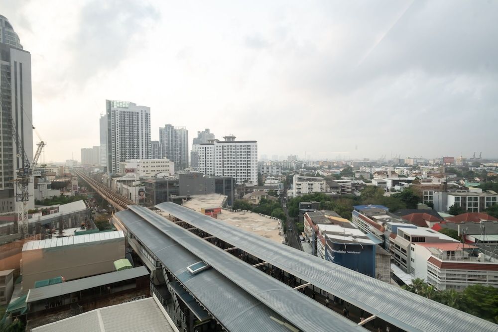 Jasmine Resort Deluxe Room, City View 6