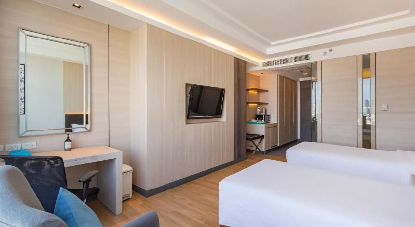 Jasmine Resort Hotel Bangkok BTS Phrakhanong Deluxe City View