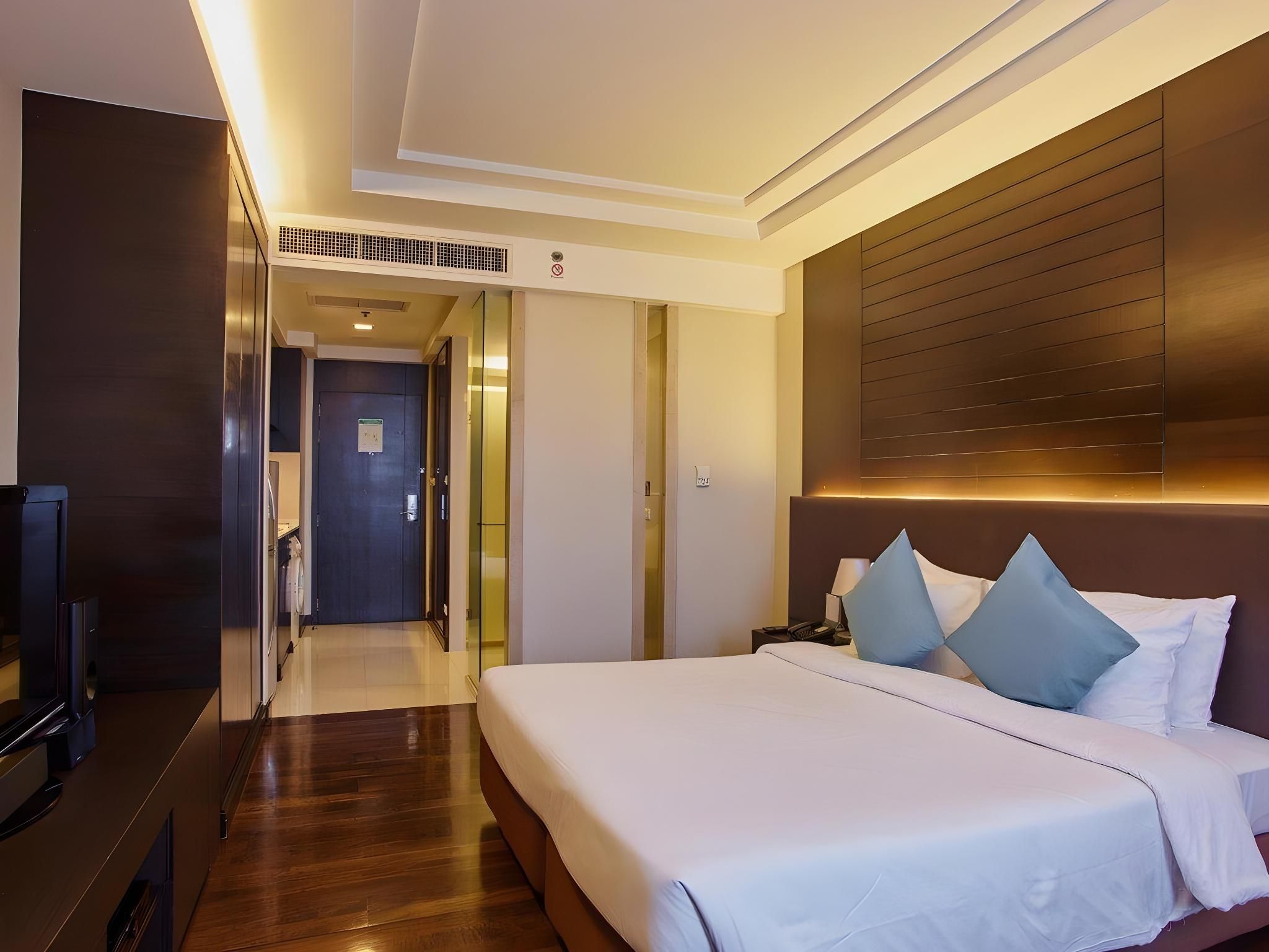 Jasmine Resort Hotel Bangkok BTS Phrakhanong Deluxe City View 2