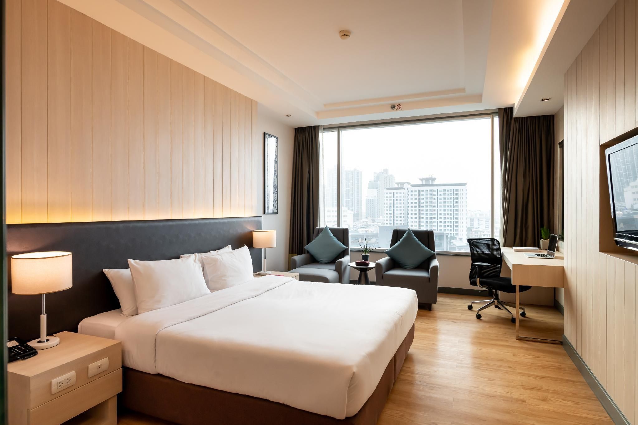 Jasmine Resort Hotel Bangkok BTS Phrakhanong Deluxe City View 5