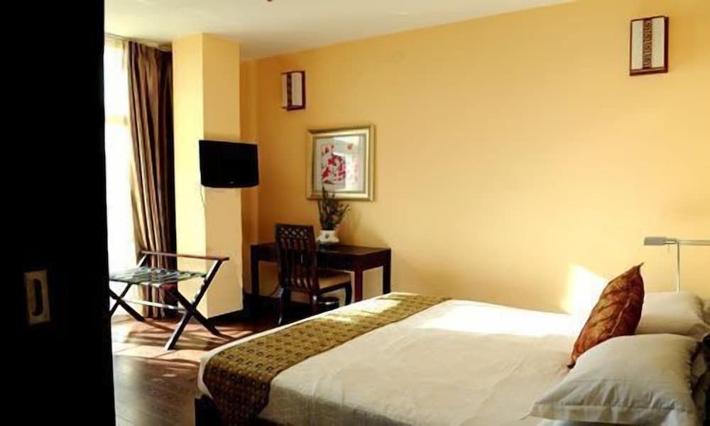 Destiny Addis Hotel Deluxe Room, 1 King Bed 5