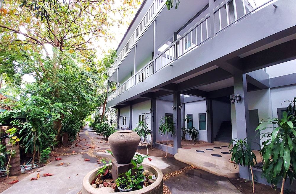 B2@ Samui Beach Resort Superior Room 8