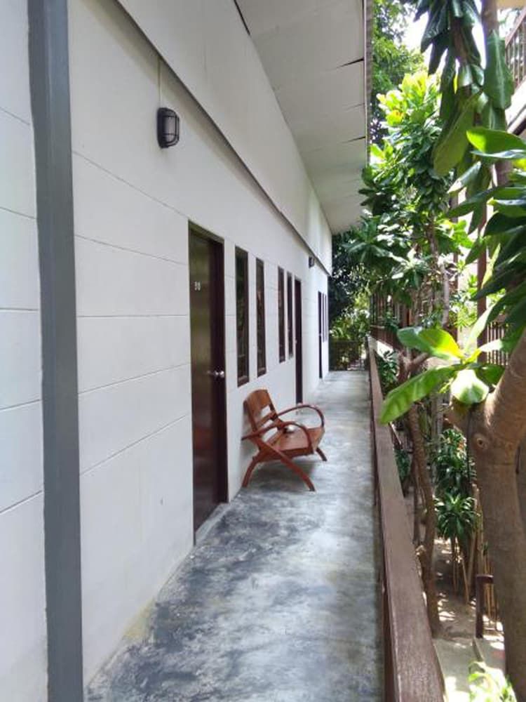 B2@ Samui Beach Resort Standard double room 4