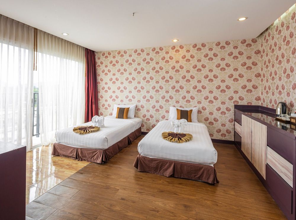 Malin Patong Hotel Family Room 3