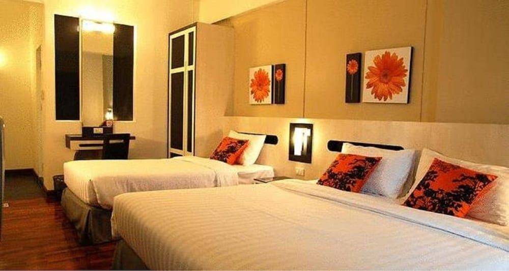 The Inn Saladaeng Trio Room