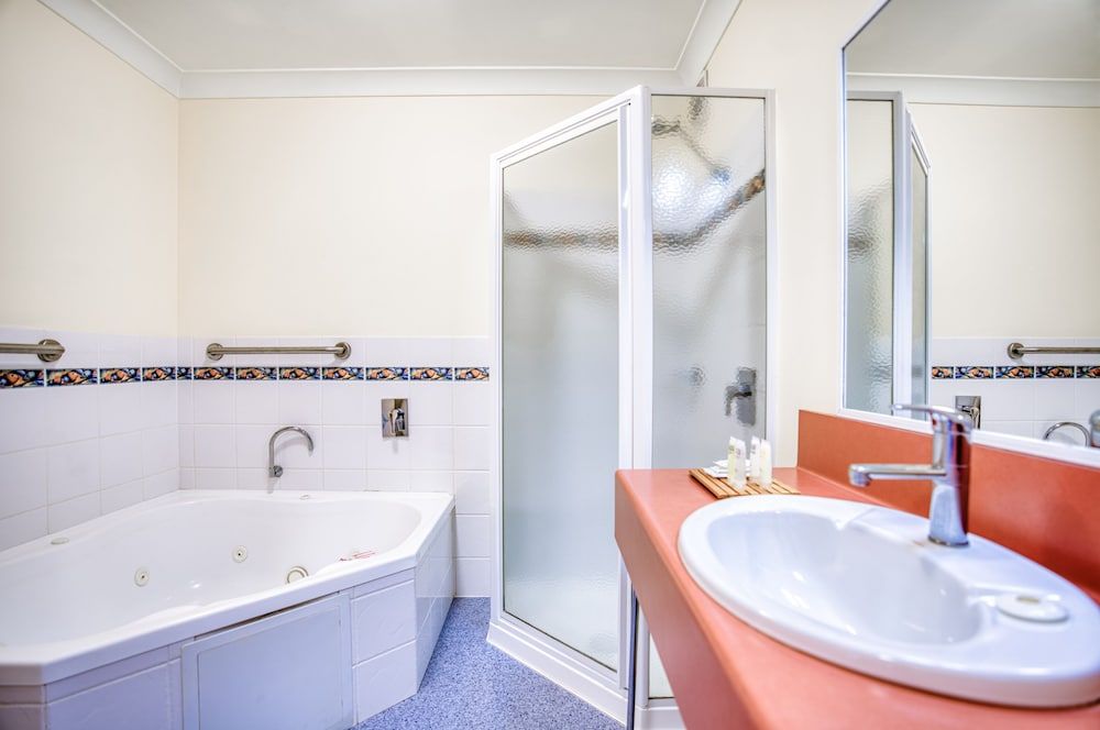 Panorama Hotel St Helens Water View Family 10