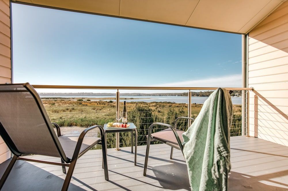 Panorama Hotel St Helens Water View Family 7