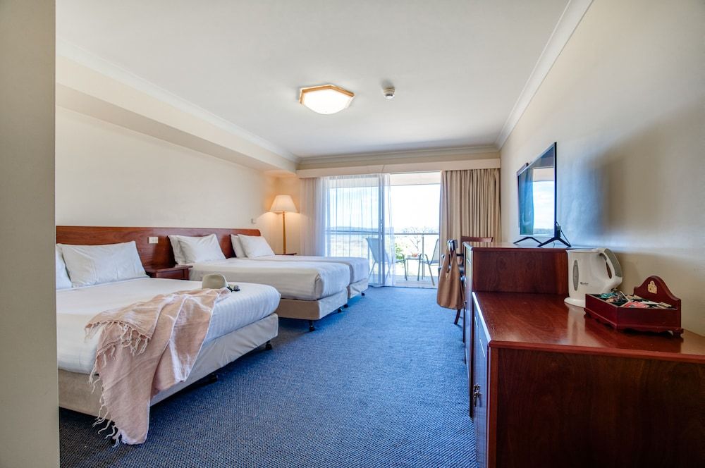 Panorama Hotel St Helens Water View Family 4