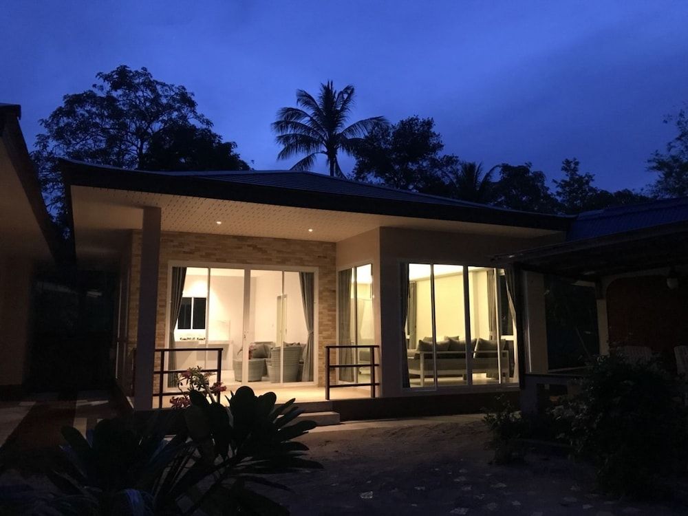 undefined Phalarn Inn Resort 9