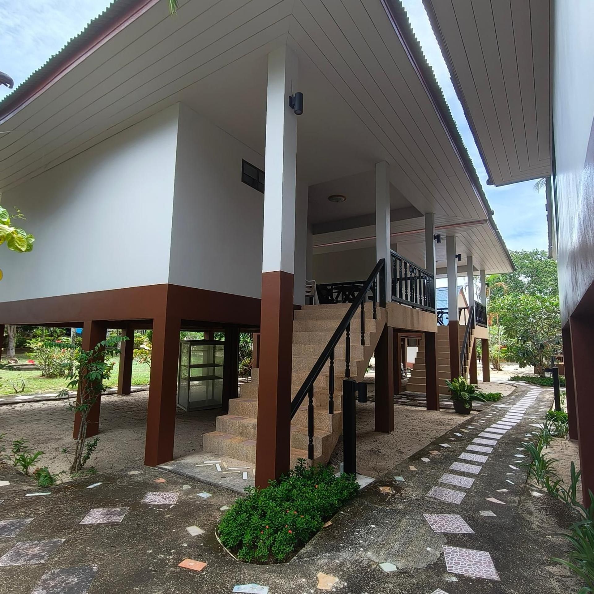 undefined Phalarn Inn Resort 5