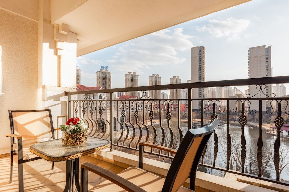 Country Garden Phoenix Hotels Shenyang Yuhong Deluxe King Bedroom 5