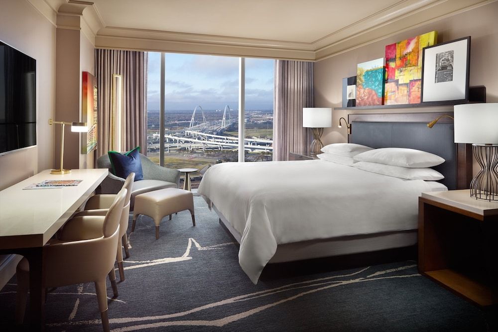 Deluxe Room, 1 King Bed, Accessible