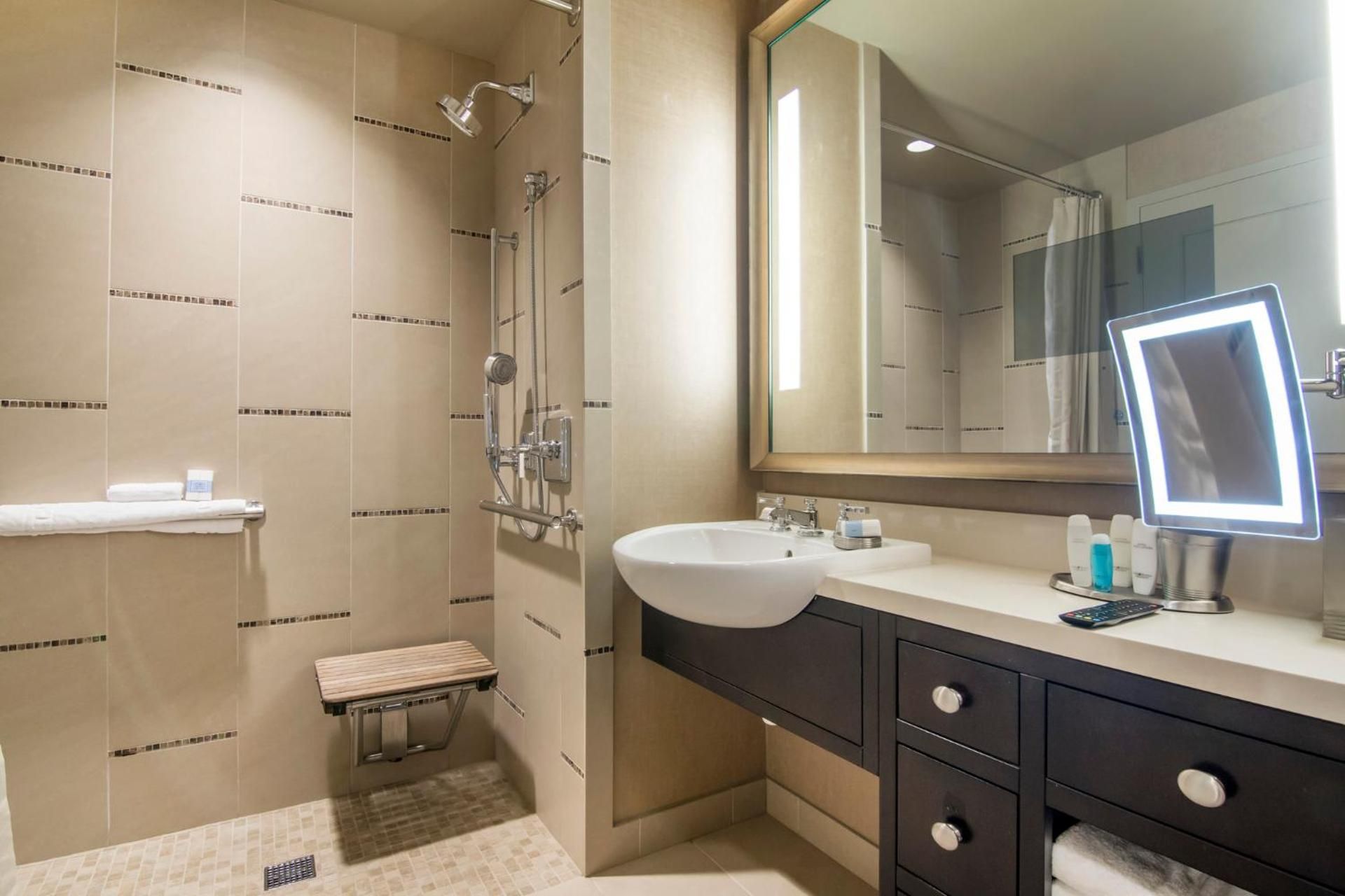 Executive King Suite with Roll-In Shower - Disability Access