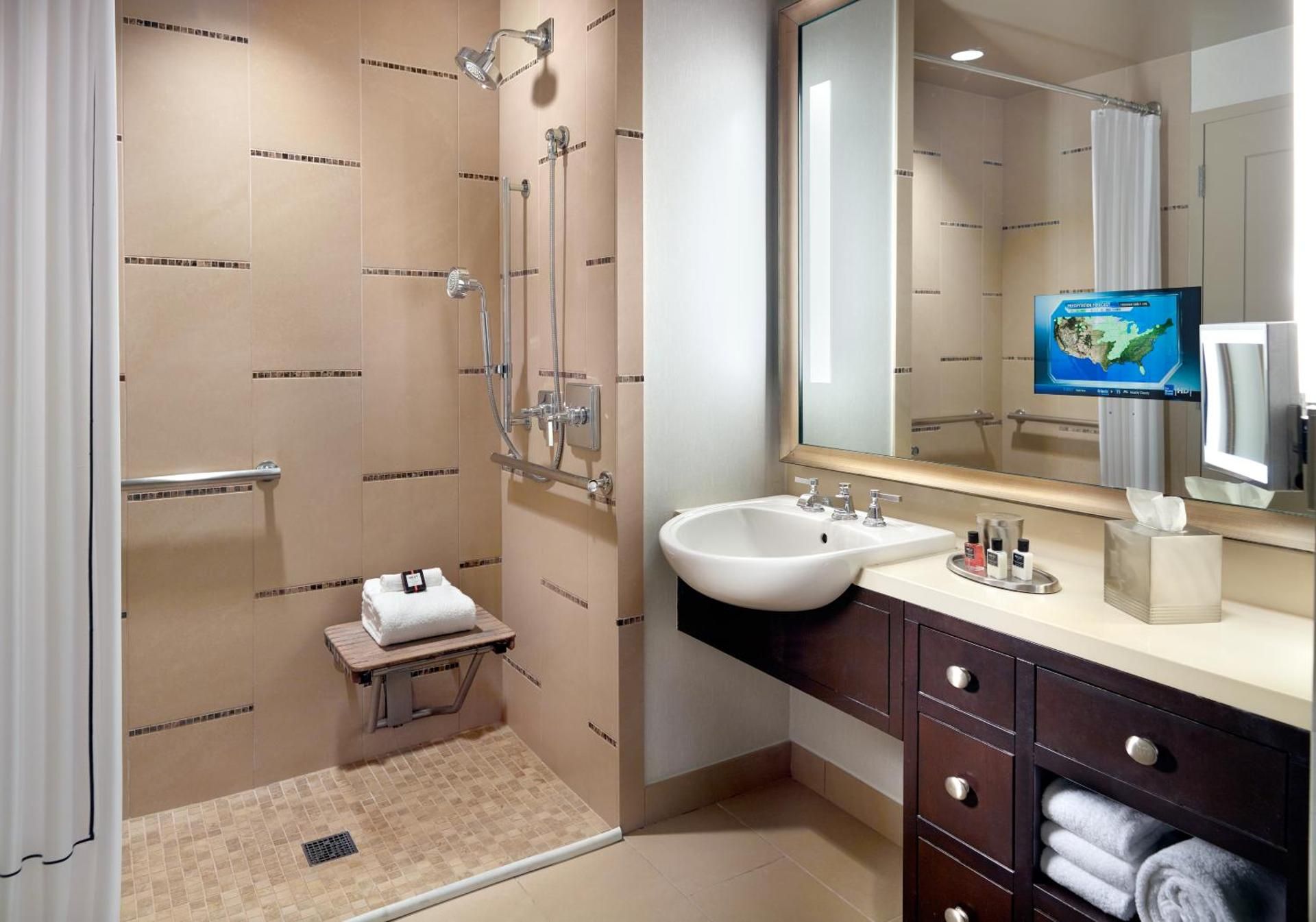 Deluxe Queen Room with Two Queen Beds - Accessible
