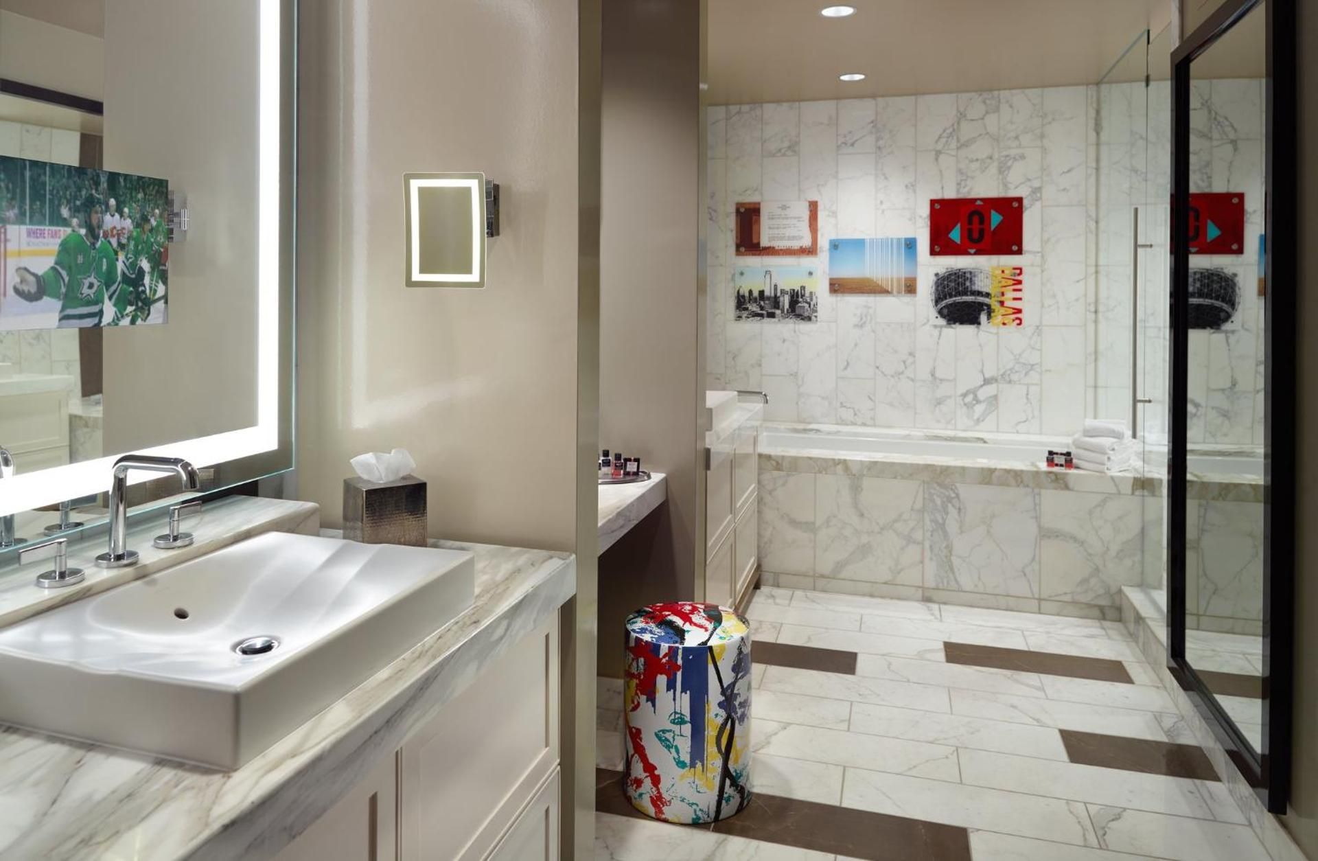 Presidential Suite with King Guestroom