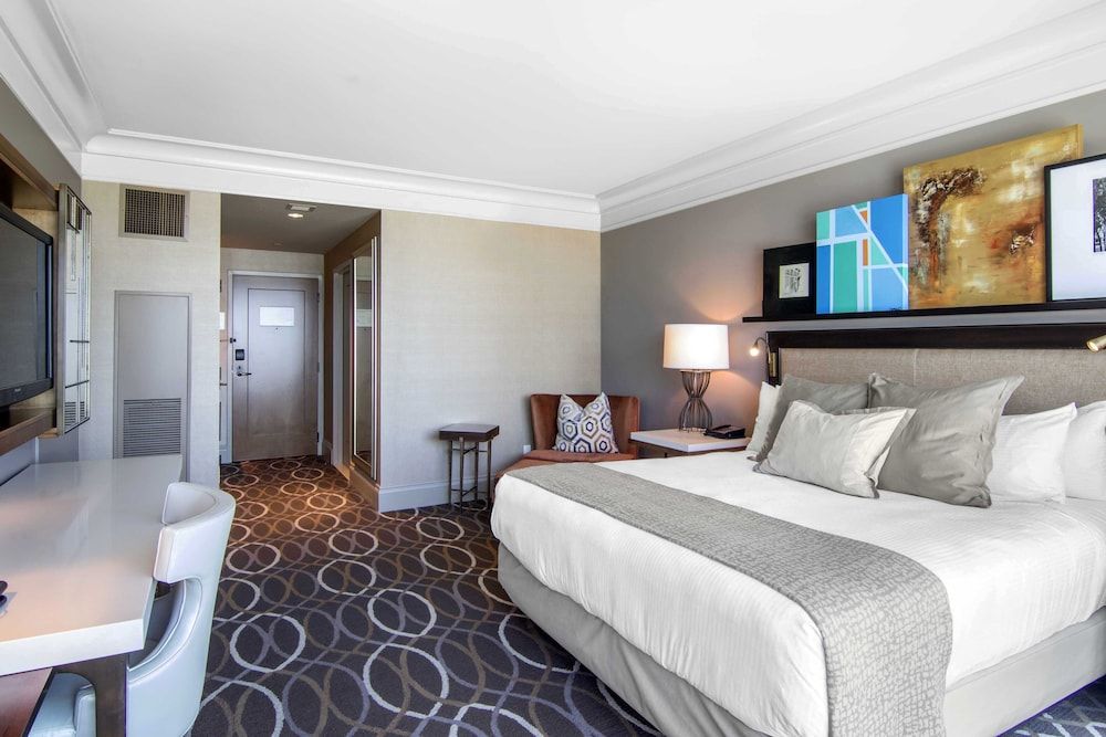 Deluxe Room, 1 King Bed