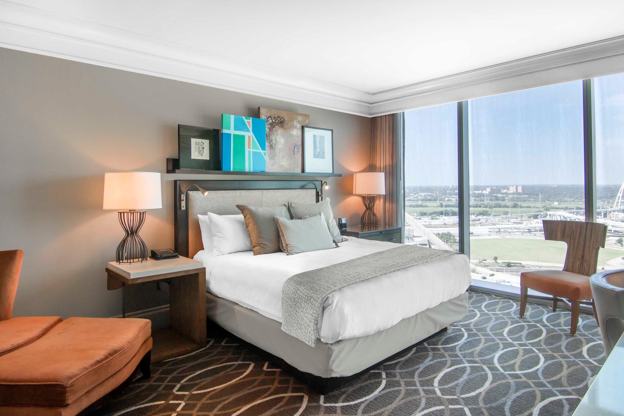Deluxe Room 1 King Bed