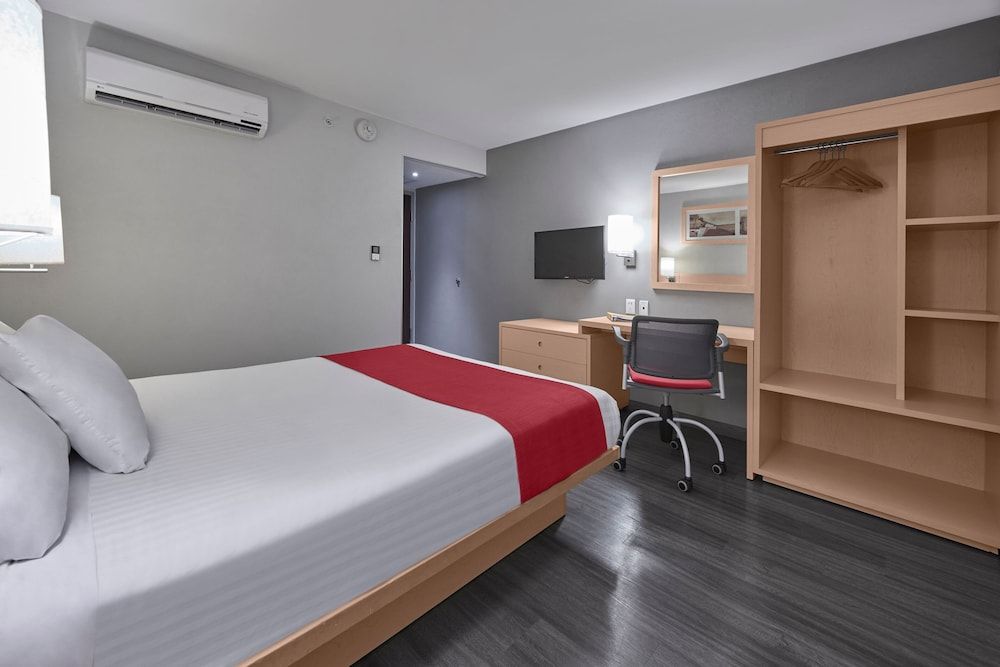 City Express by Marriott Torreón Room, 1 Queen Bed