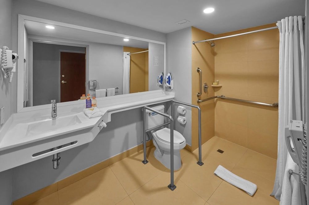 City Express by Marriott Torreón Room, 2 Double Beds 5