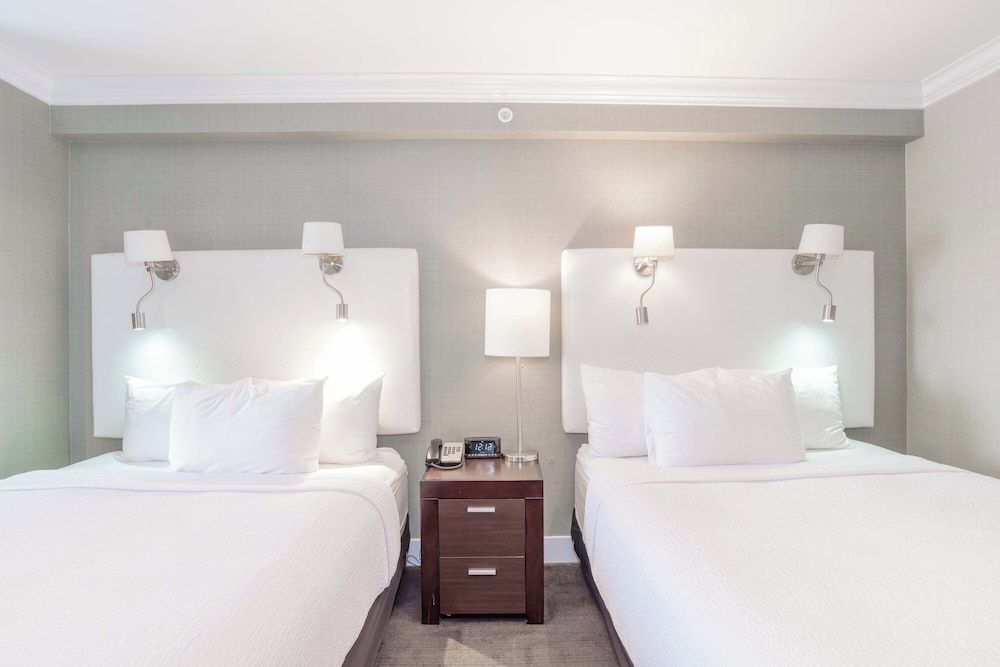 Sandman Signature Langley Hotel Standard Room, 2 Queen Beds 2